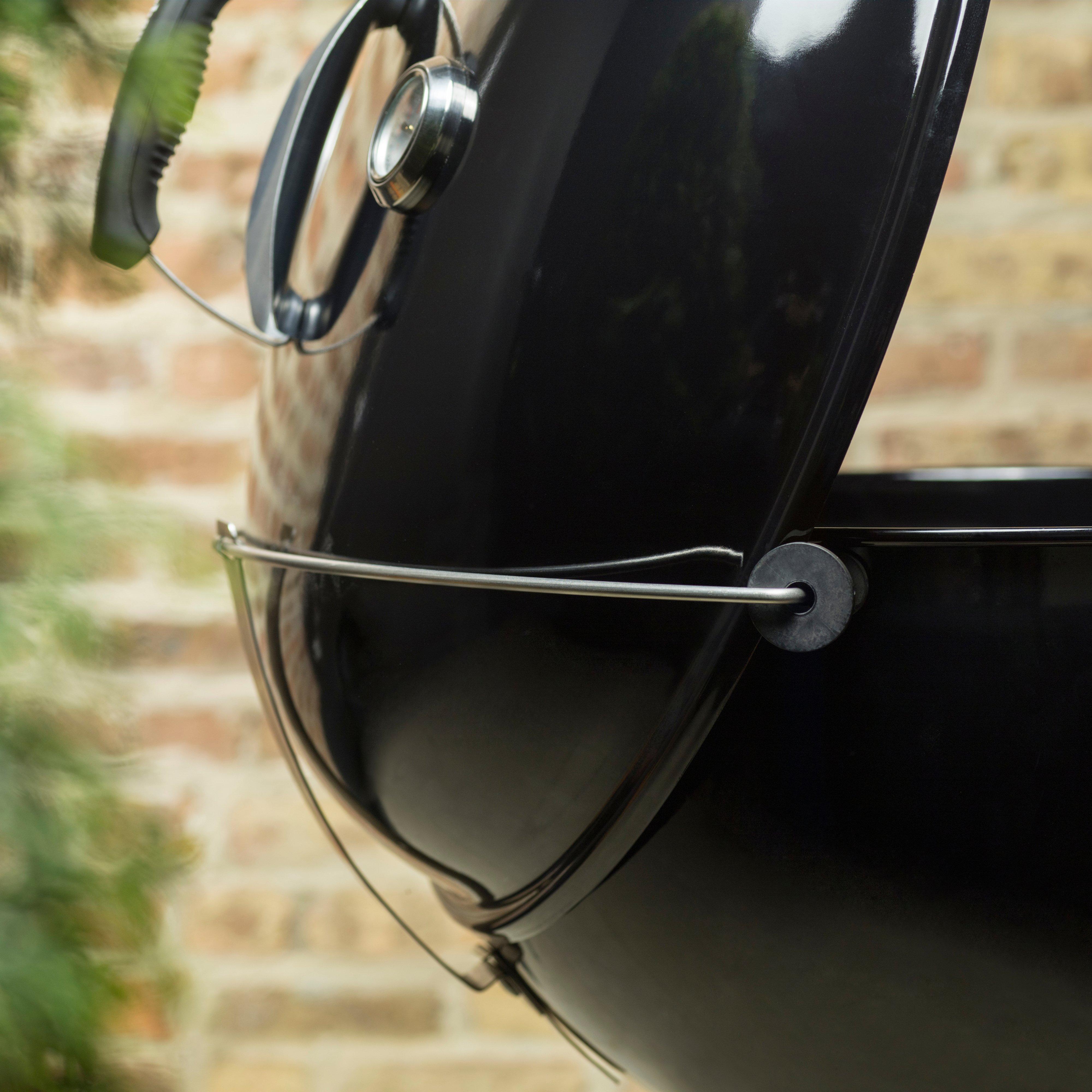 Master-Touch GBS E-5750 Charcoal Barbecue