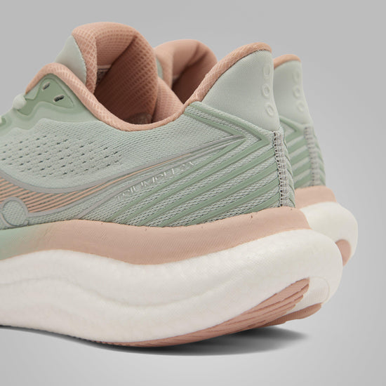 Women’s Triumph 23 Running Shoe