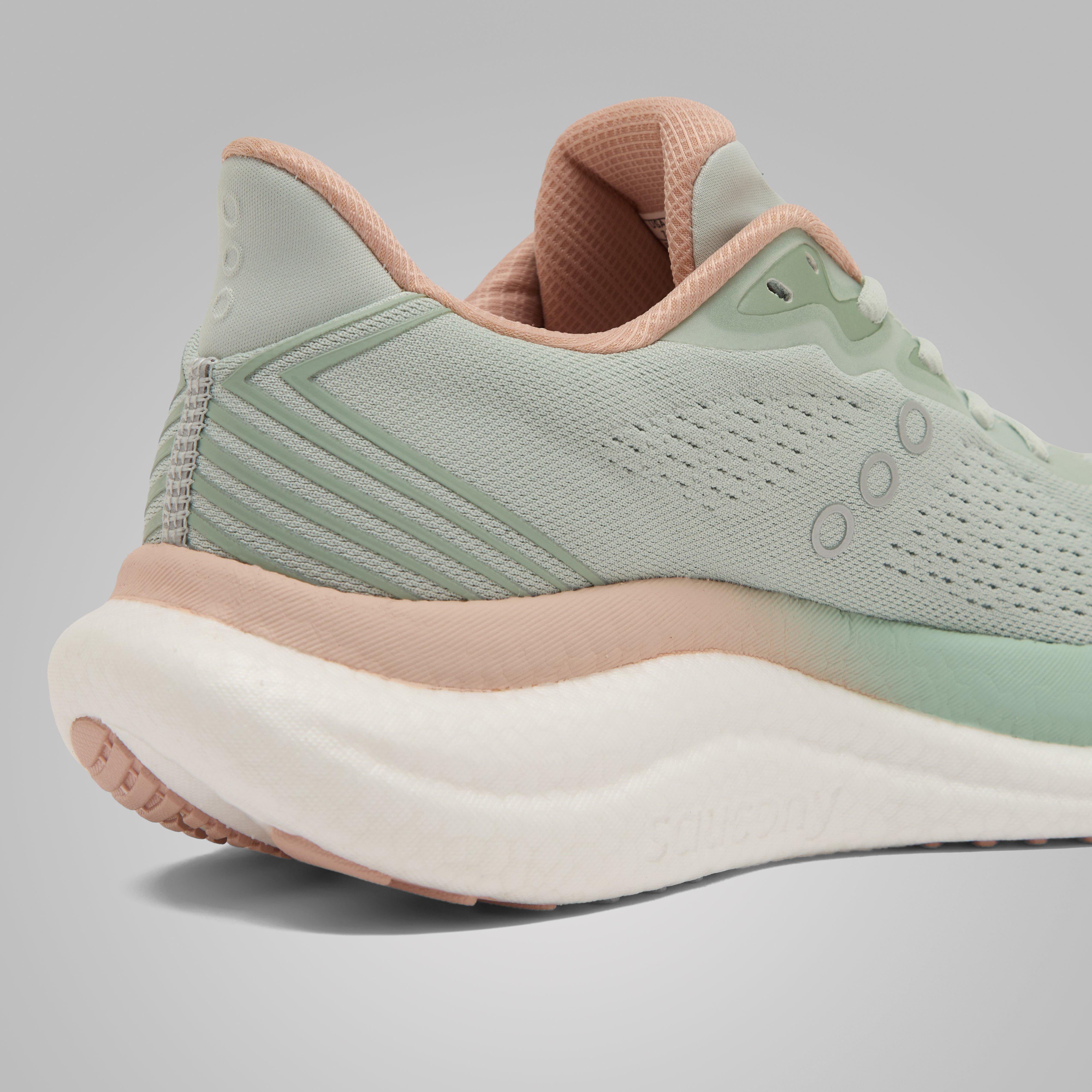 Women’s Triumph 23 Running Shoe