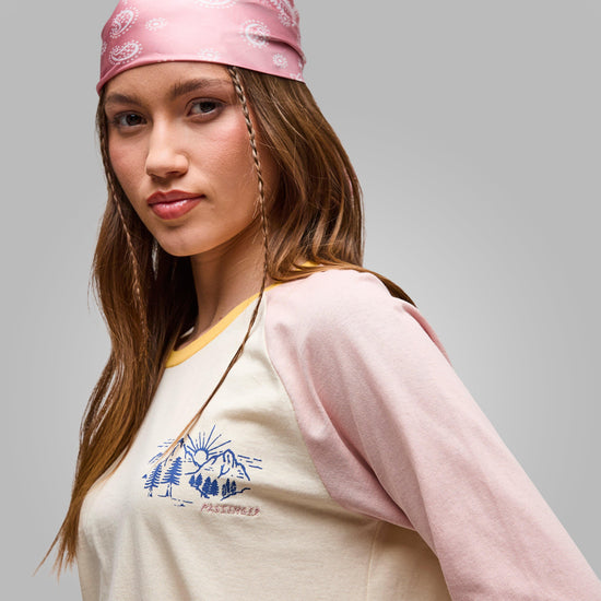 Women’s Riser Long Sleeve T-Shirt