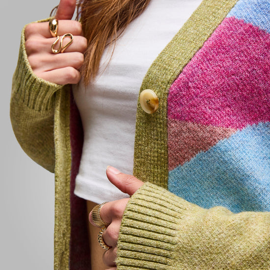Women’s Scenic Knitted Cardigan