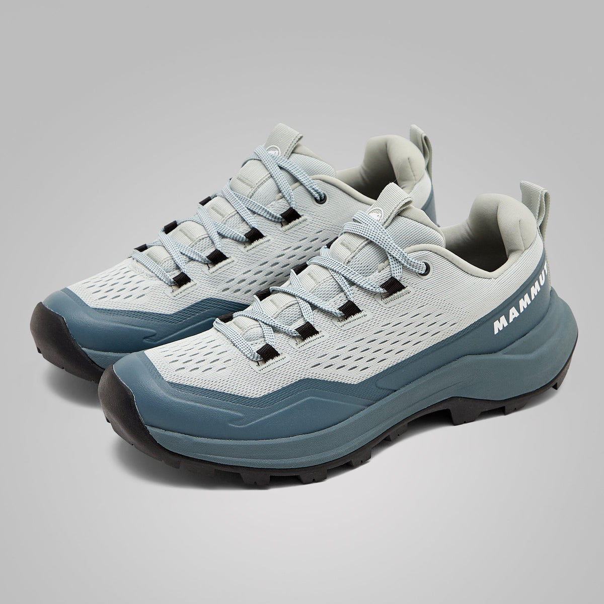 Women’s Sertig III Low Walking Shoes