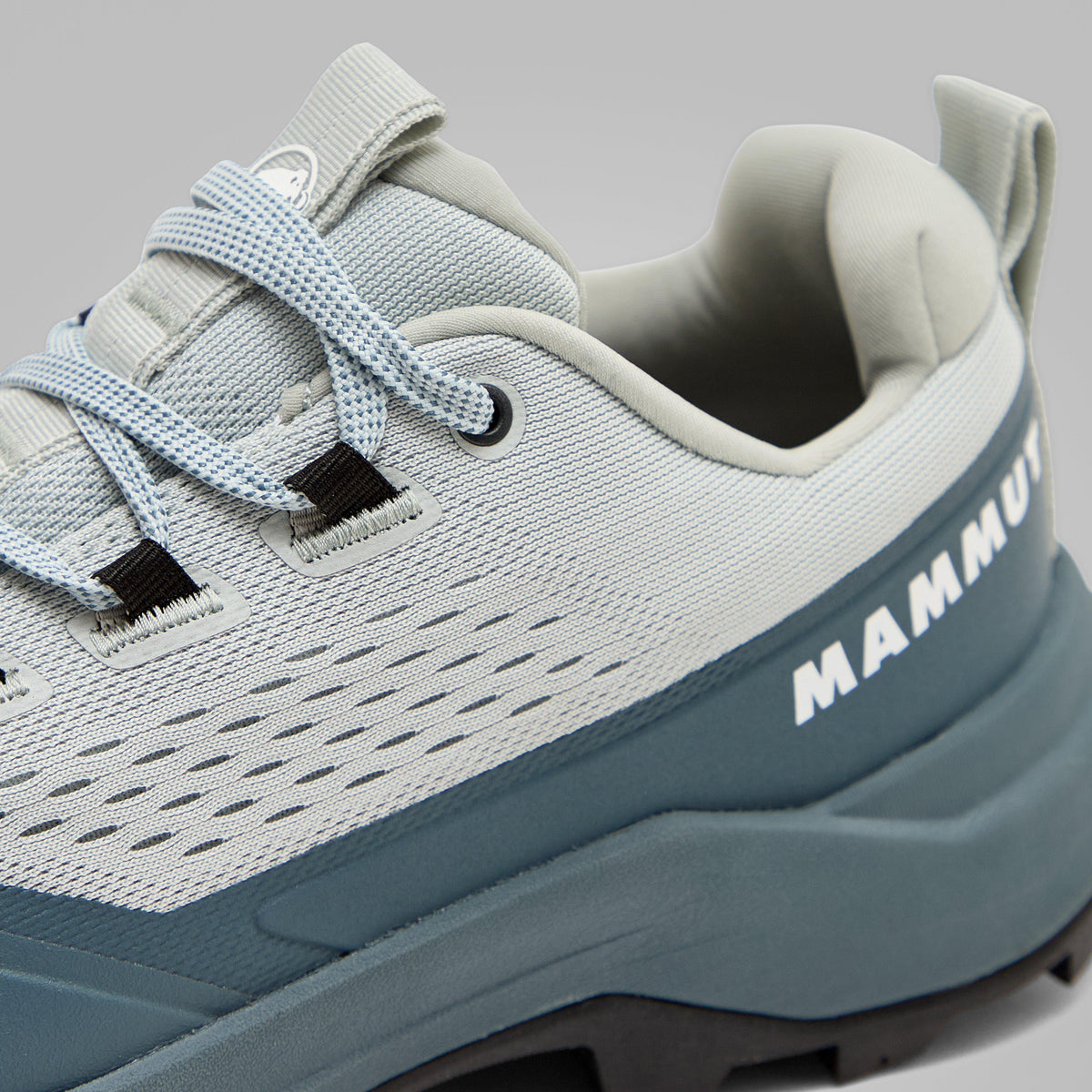 Women’s Sertig III Low Walking Shoes