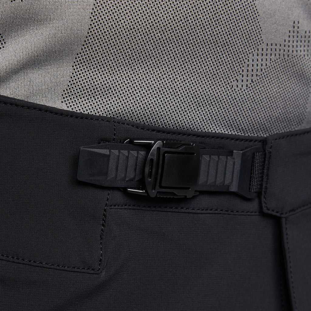 Men’s Defend Shorts