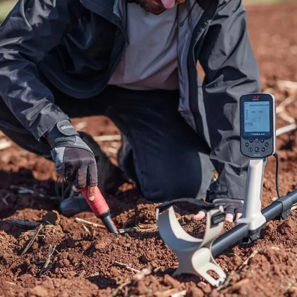 X-Terra Elite Metal Detector Expedition Pack