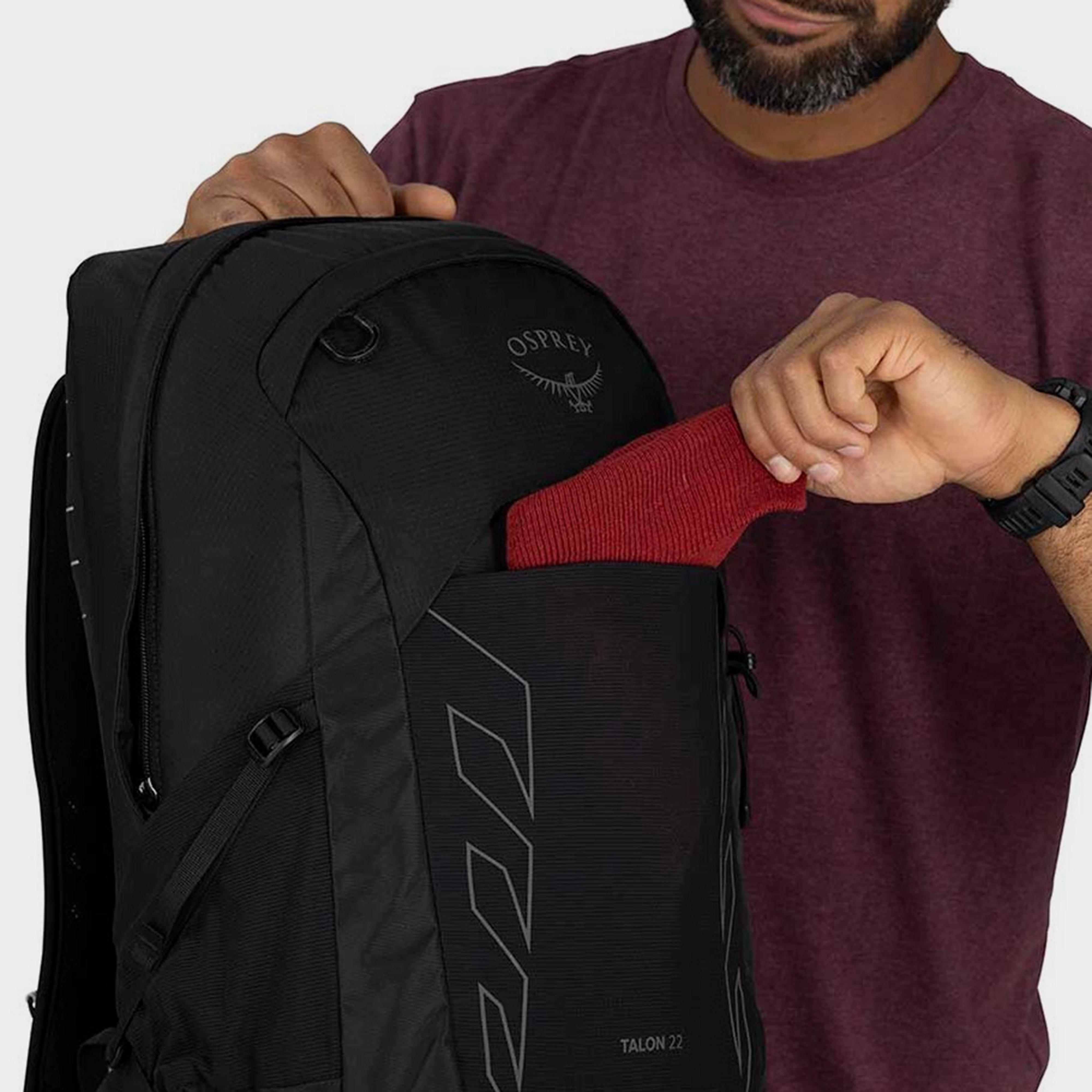 Black Osprey Talon 22 Daypack – Blacks