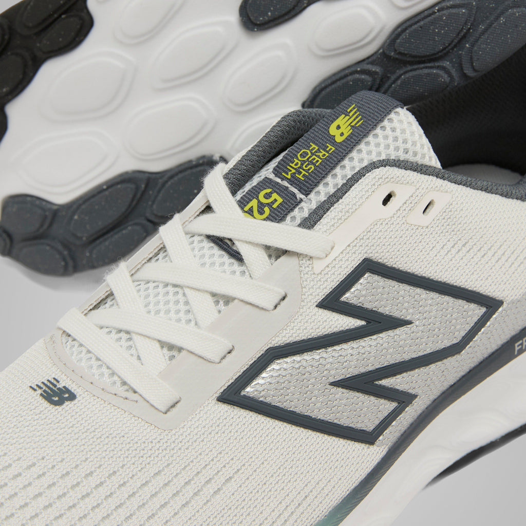 Women's Fresh Foam 520 V9 Running Shoes