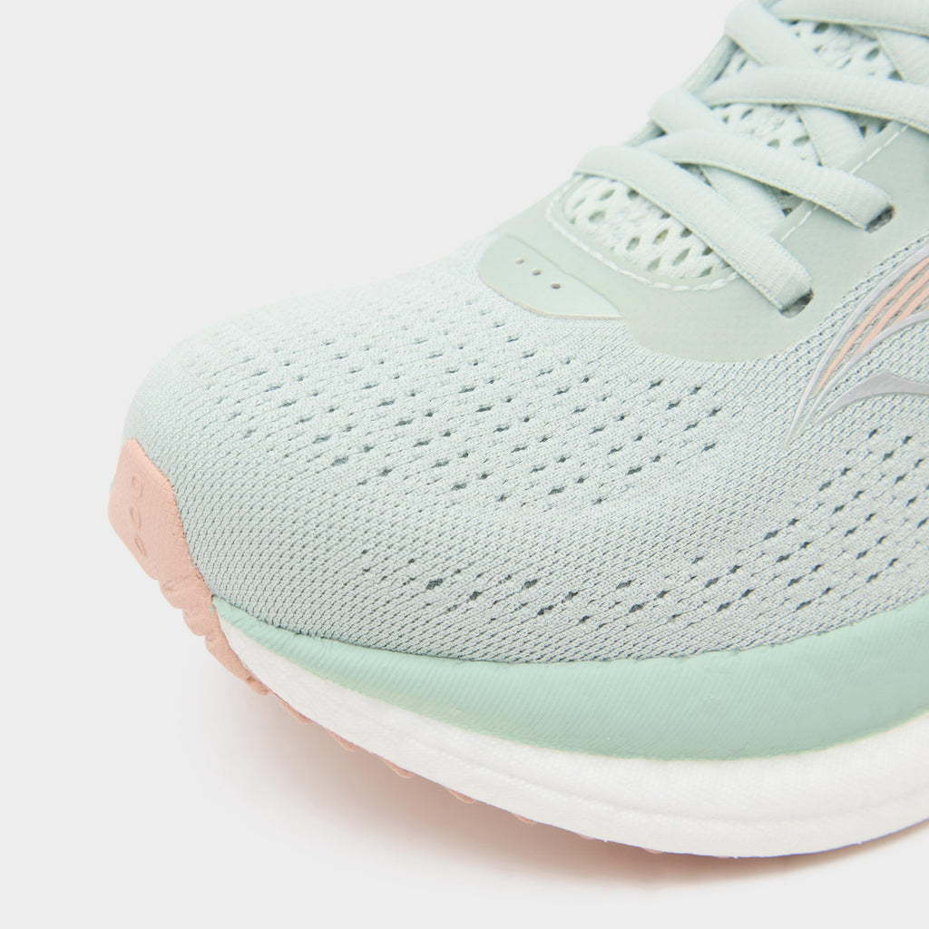 Women’s Triumph 23 Running Shoe