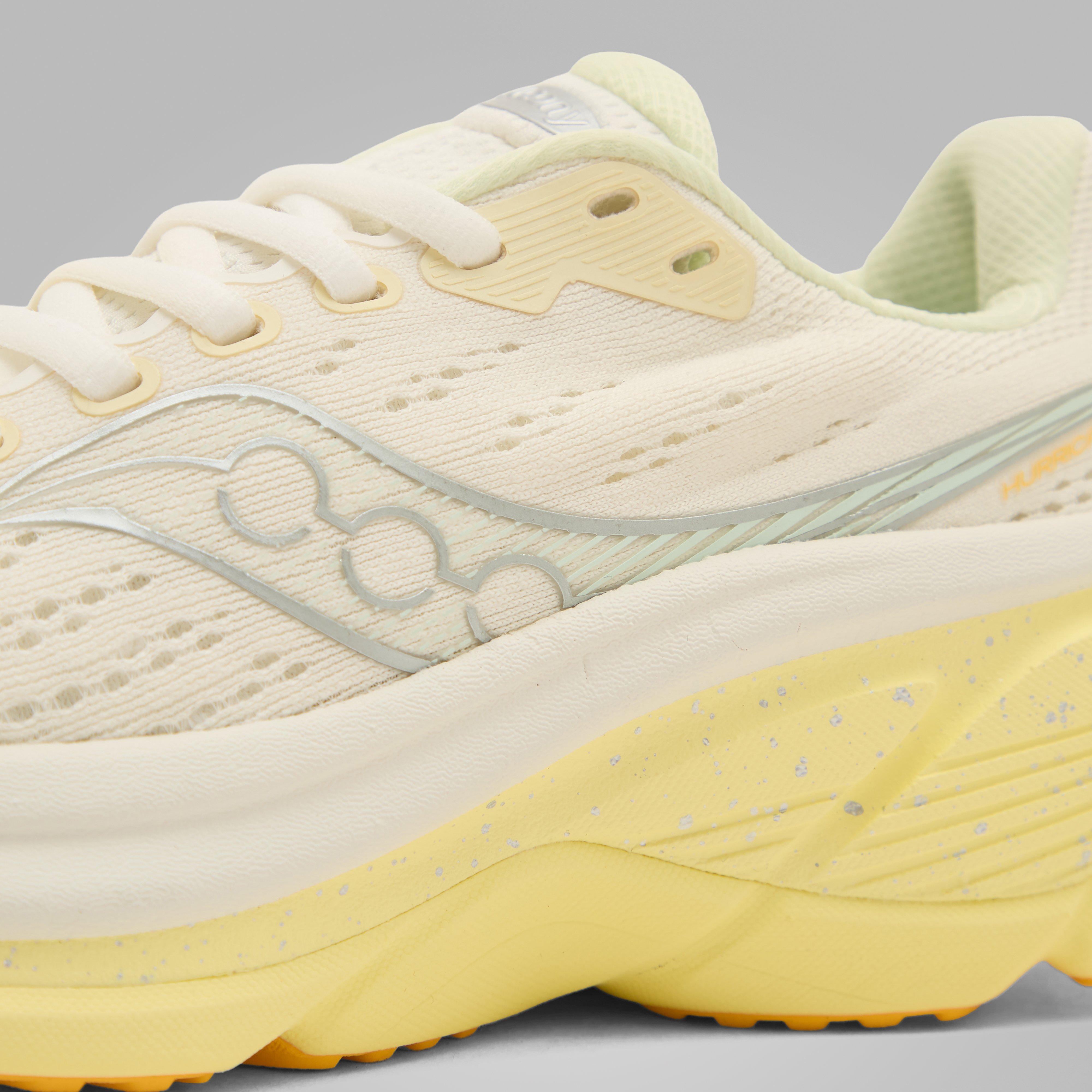 Women's Hurricane 25 Running Shoes