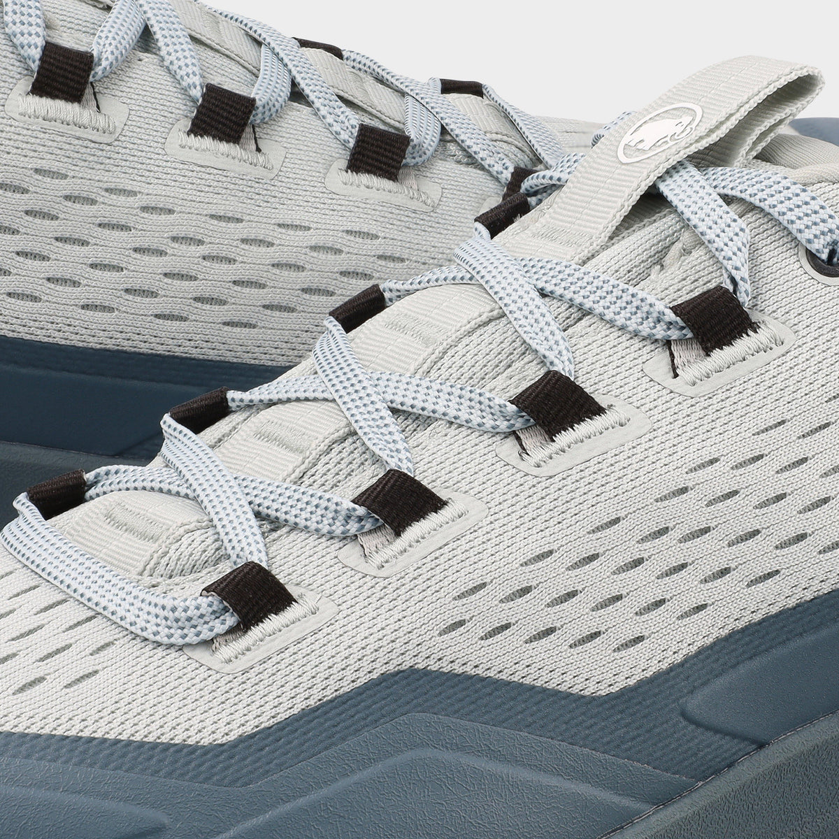 Women’s Sertig III Low Walking Shoes